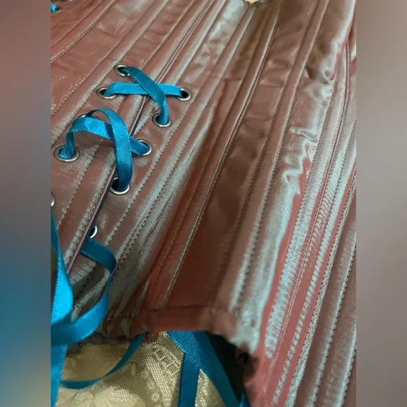 Timeless trends overbust corset 22L steel bones - Picture 16 of 16